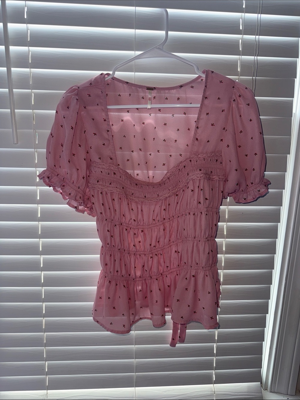 Women’s Free People “Adore you” Pink feminine Smocked Blouse with tie in back